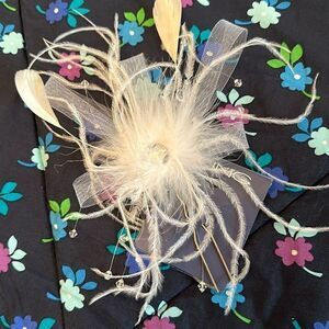 Hair Accessory Pin Fancy Maribou Feathers Jewel White